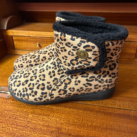 VIONIC Orthaheel  Boots Vanah Leopard Animal Print Size 6 Womens - Picture 10 of 12